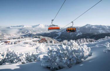 INTERSPORT Rent: INTERSPORT Arena, Talstation 8er Jet in Flachau Skiverleih, Sportgeschäft | Sportshop Intersport Arena Flachau